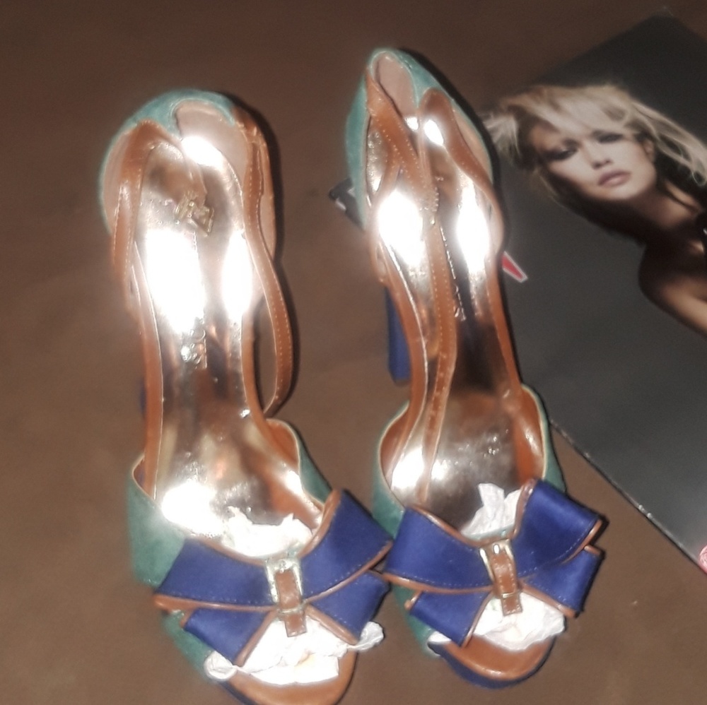 Shoes - Picture 2 of 2